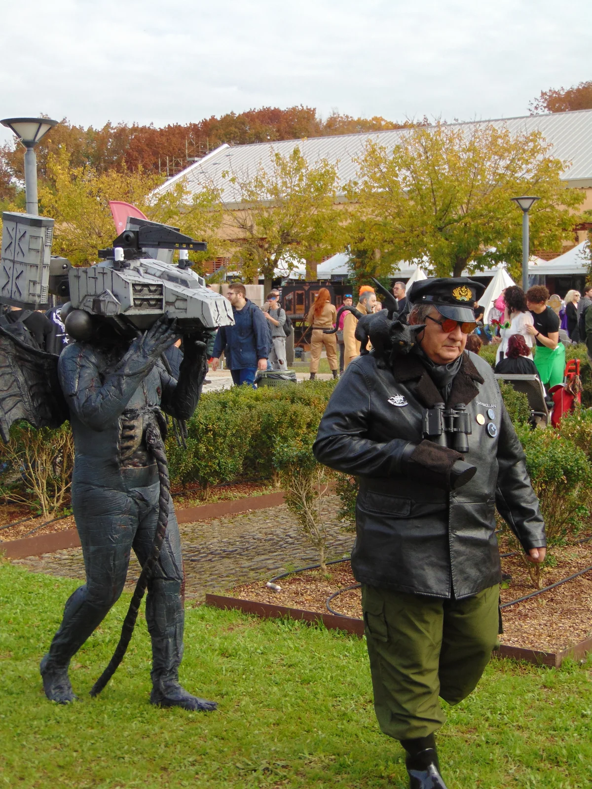 Due cosplayer di Death Stranding 2 a Lucca Comics & Games nel 2025.